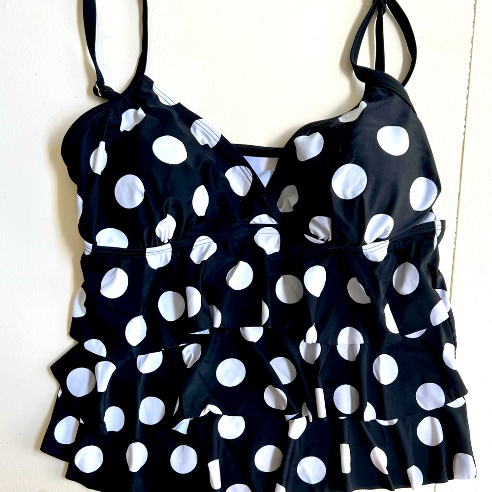 *BOGO FREE* Ruffled layered polkadot Tankini top